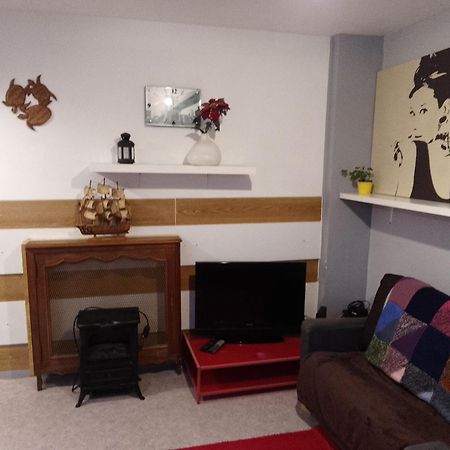 Guesthouse Familial Pour 2,3,4 Personnes De 44M2- Accessible Handic -Rez De Chaussee-Vues Sur Rue Et Patio Prive - Sejour, Chambre Separee-Cuisine,Salle De Bain,Lit Double Et Canape-Lit 2Pers-Entree De La Rue Berzelius-5 Minutes Du Metro Brochant-Lig Párizs Kültér fotó
