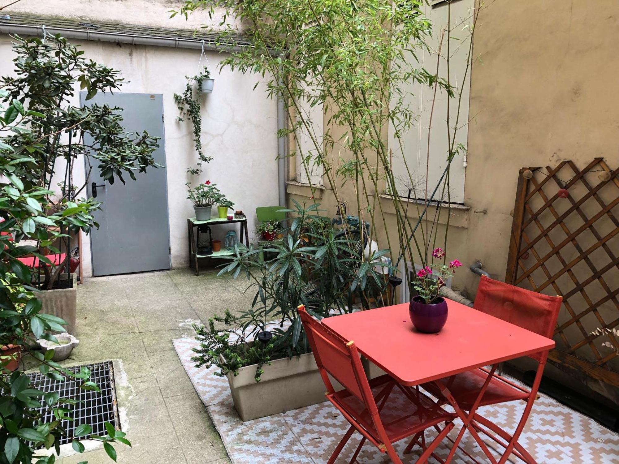 Guesthouse Familial Pour 2,3,4 Personnes De 44M2- Accessible Handic -Rez De Chaussee-Vues Sur Rue Et Patio Prive - Sejour, Chambre Separee-Cuisine,Salle De Bain,Lit Double Et Canape-Lit 2Pers-Entree De La Rue Berzelius-5 Minutes Du Metro Brochant-Lig Párizs Kültér fotó