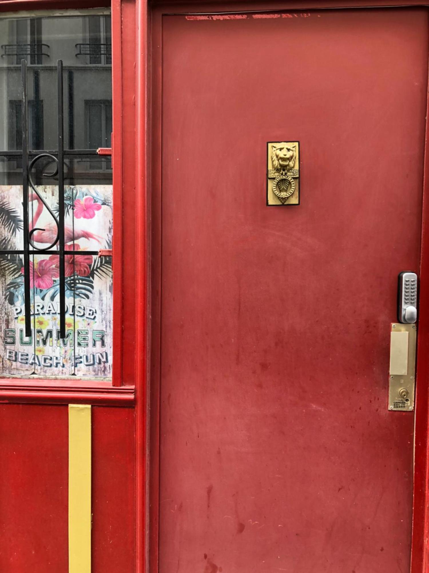 Guesthouse Familial Pour 2,3,4 Personnes De 44M2- Accessible Handic -Rez De Chaussee-Vues Sur Rue Et Patio Prive - Sejour, Chambre Separee-Cuisine,Salle De Bain,Lit Double Et Canape-Lit 2Pers-Entree De La Rue Berzelius-5 Minutes Du Metro Brochant-Lig Párizs Kültér fotó