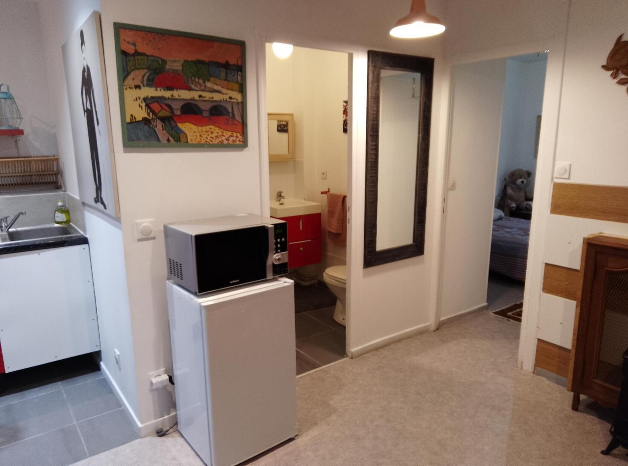 Guesthouse Familial Pour 2,3,4 Personnes De 44M2- Accessible Handic -Rez De Chaussee-Vues Sur Rue Et Patio Prive - Sejour, Chambre Separee-Cuisine,Salle De Bain,Lit Double Et Canape-Lit 2Pers-Entree De La Rue Berzelius-5 Minutes Du Metro Brochant-Lig Párizs Kültér fotó