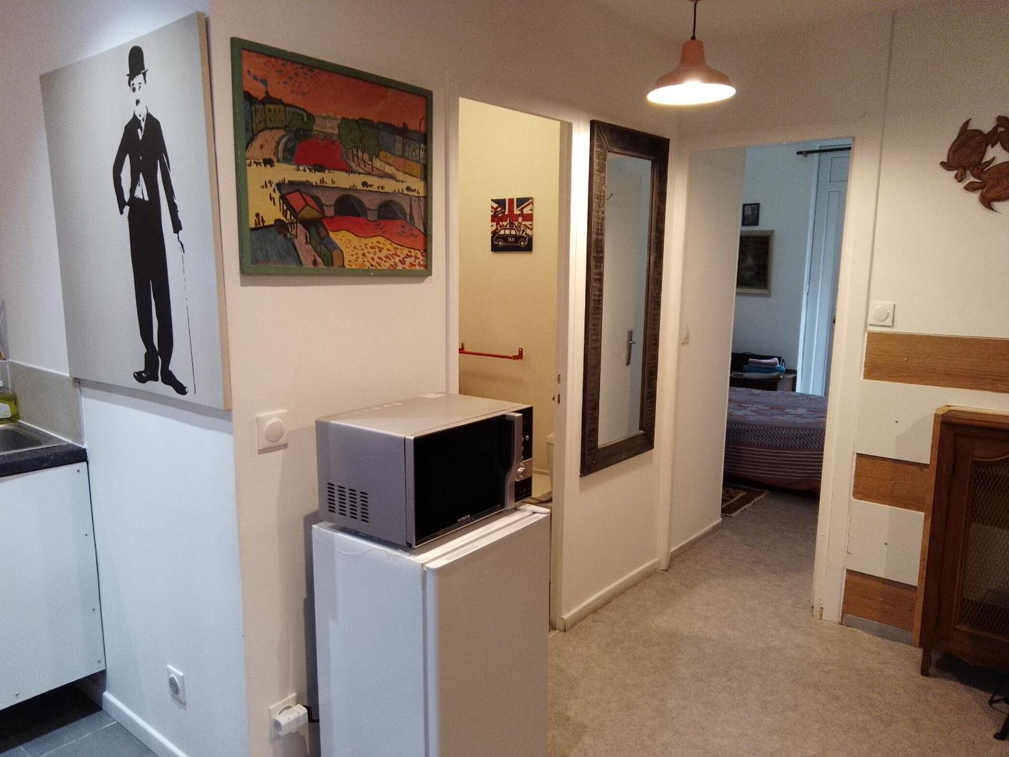 Guesthouse Familial Pour 2,3,4 Personnes De 44M2- Accessible Handic -Rez De Chaussee-Vues Sur Rue Et Patio Prive - Sejour, Chambre Separee-Cuisine,Salle De Bain,Lit Double Et Canape-Lit 2Pers-Entree De La Rue Berzelius-5 Minutes Du Metro Brochant-Lig Párizs Kültér fotó