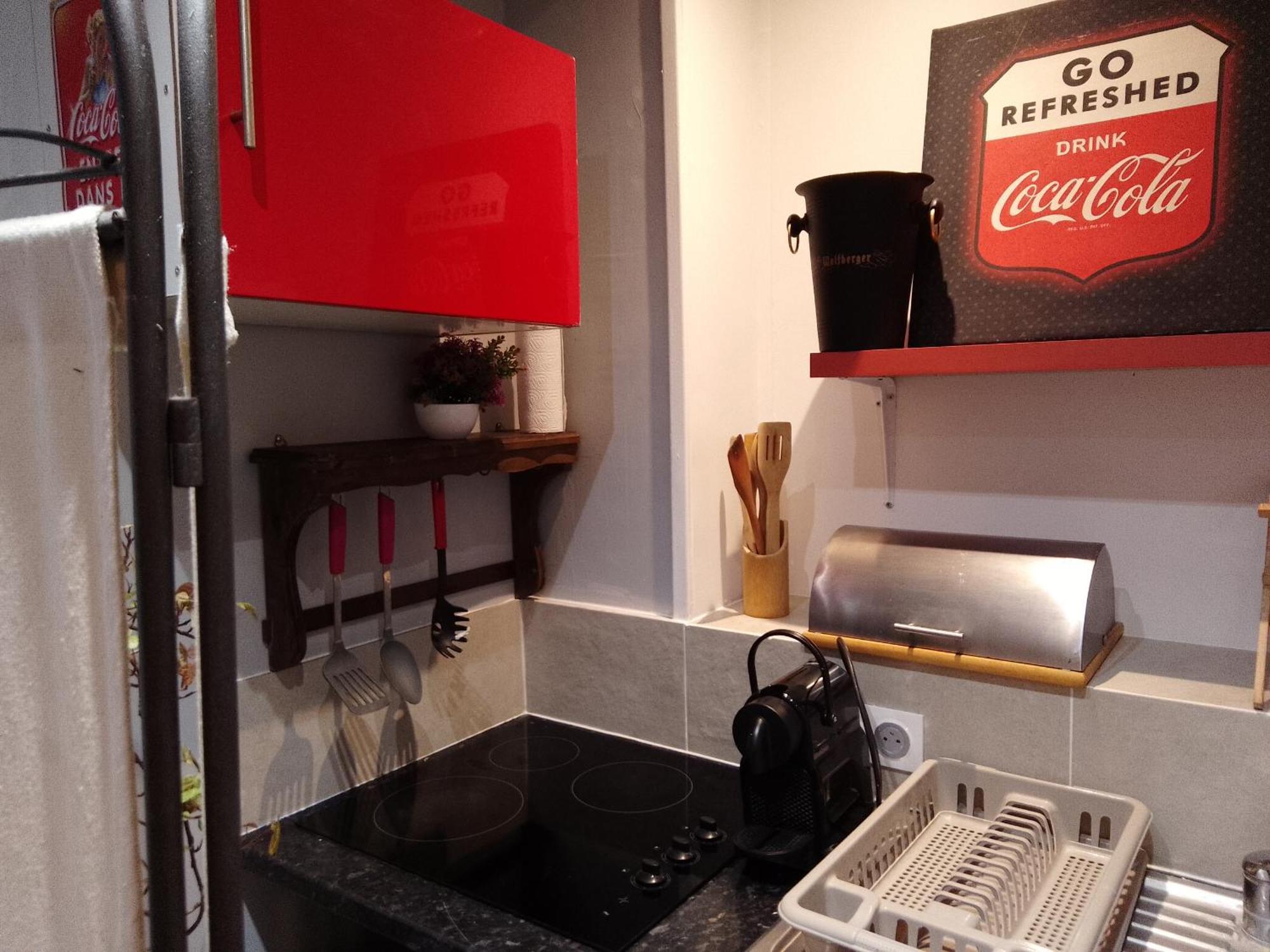 Guesthouse Familial Pour 2,3,4 Personnes De 44M2- Accessible Handic -Rez De Chaussee-Vues Sur Rue Et Patio Prive - Sejour, Chambre Separee-Cuisine,Salle De Bain,Lit Double Et Canape-Lit 2Pers-Entree De La Rue Berzelius-5 Minutes Du Metro Brochant-Lig Párizs Kültér fotó